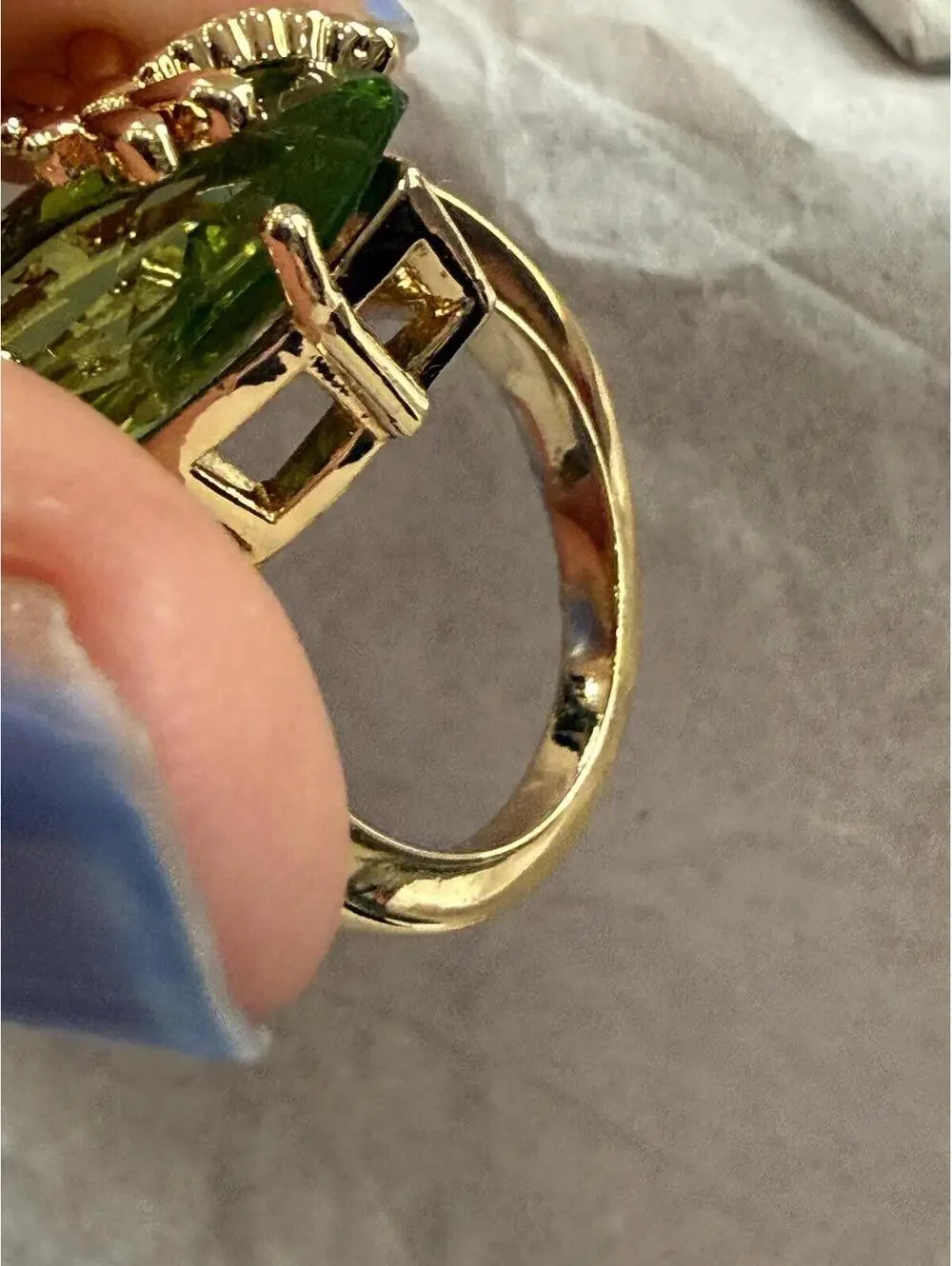 Gold Tone Ring with Green Gemstone and Dragonfly Detail Size 6